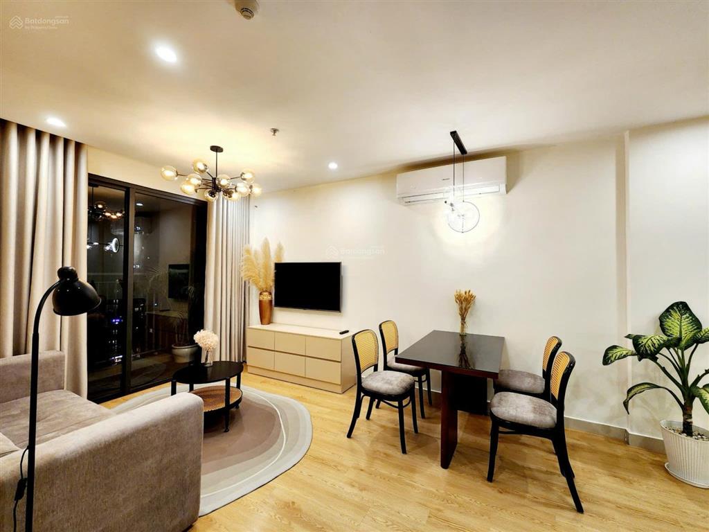 Cho thuê căn 2 ngủ 55m full đồ tòa s2.09 tầng 18 giá 8 triệu, căn siêu đẹp tại vin 1