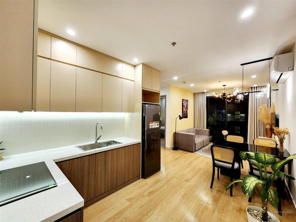 Cho thuê căn 2 ngủ 55m full đồ tòa s2.09 tầng 18 giá 8 triệu, căn siêu đẹp tại vin 1