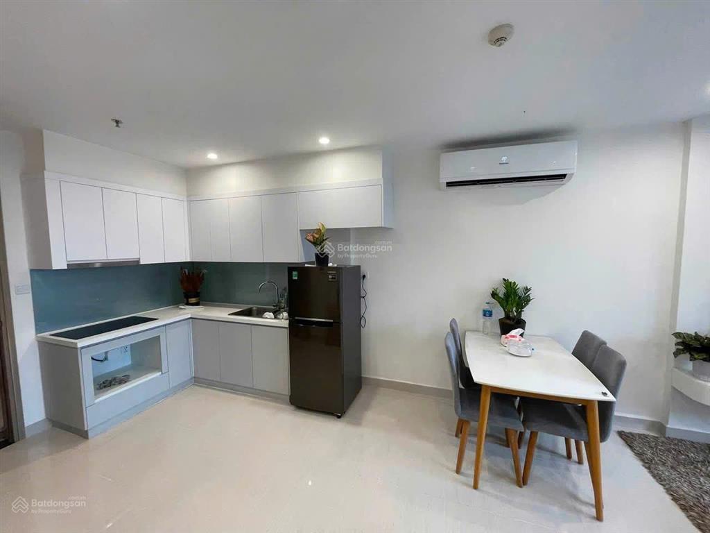 Cho thuê căn 2 ngủ 1 wc full đồ tòa s2.17 giá thuê 8 triệu tòa cực gần technopark vhop 1