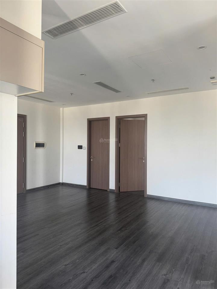 3 ngủ đồ nguyên bản tòa r1.05 diện tích 100m view biển hồ  cho thuê 13 triệu