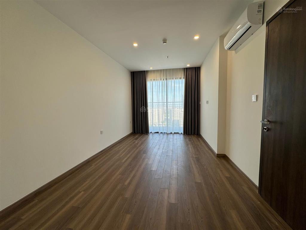 Cho thuê căn 2 pn đồ nguyên bản sẵn rèm và nóng lạnh tòa zurich 1 hướng đông nam view thoáng