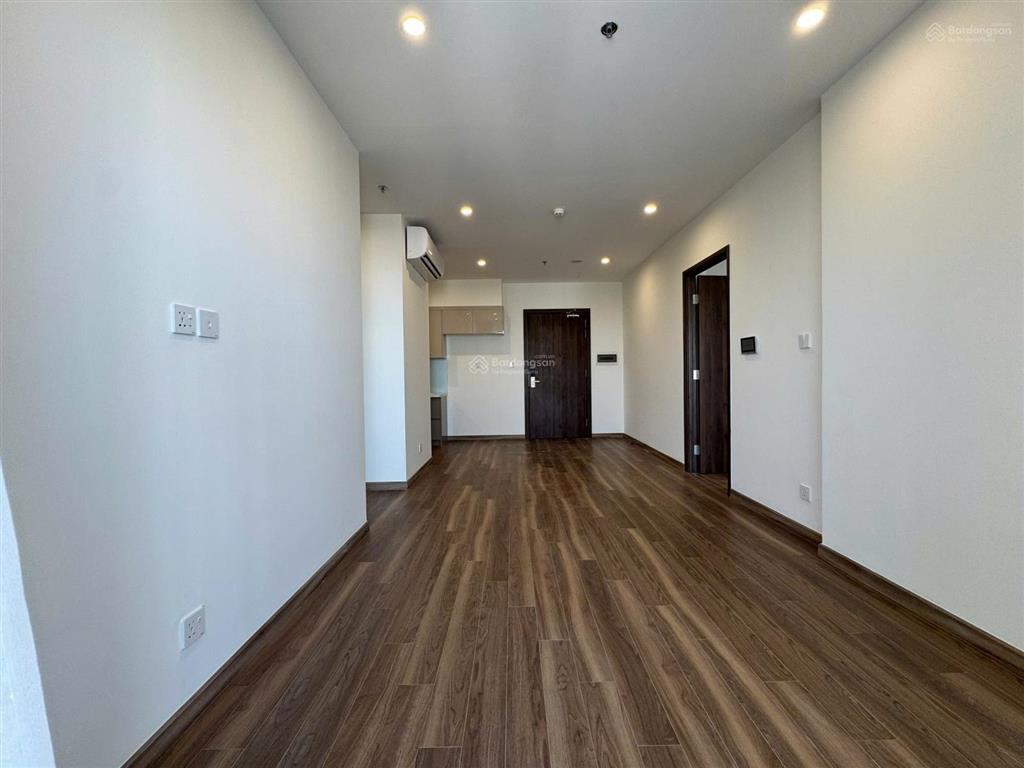 Cho thuê căn 2 pn đồ nguyên bản sẵn rèm và nóng lạnh tòa zurich 1 hướng đông nam view thoáng