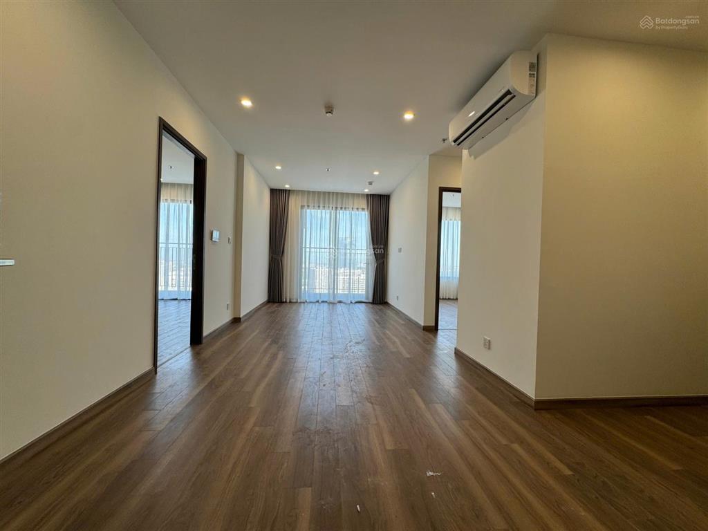 Cho thuê căn 2 pn đồ nguyên bản sẵn rèm và nóng lạnh tòa zurich 1 hướng đông nam view thoáng