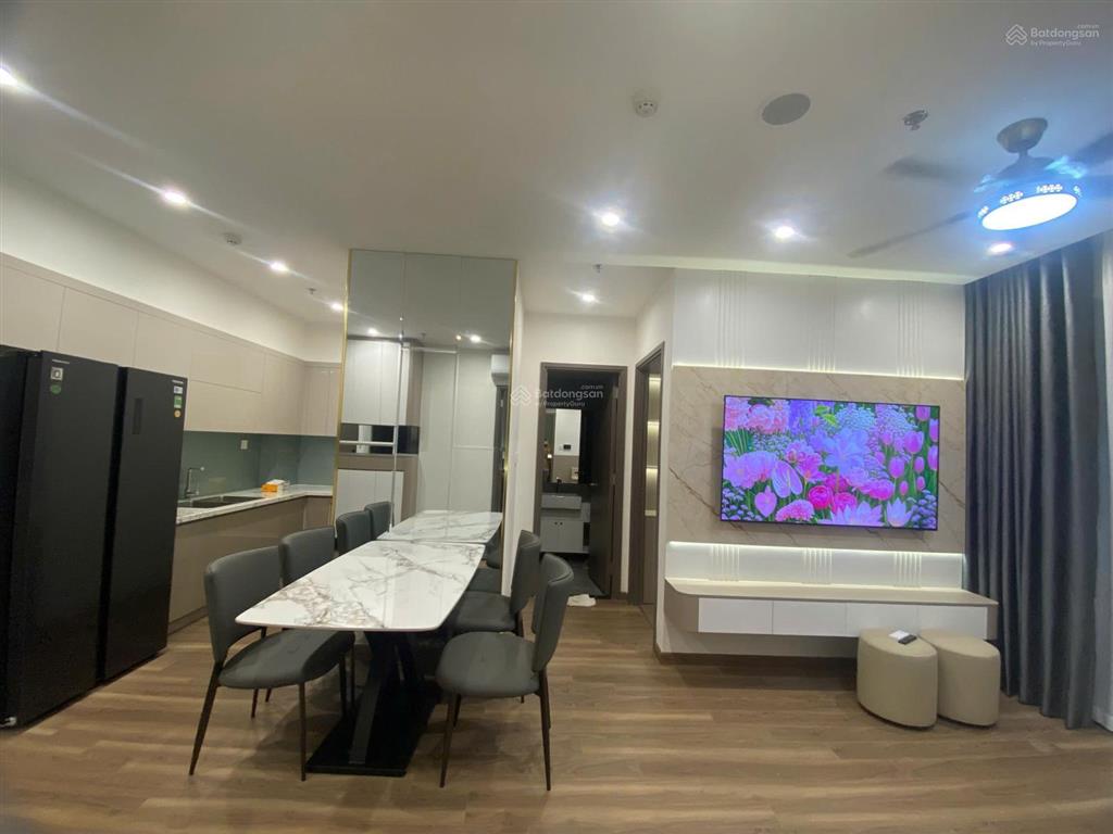 Cho thuê căn 2 ngủ 2wc tòa be1 phân khu beverly mới setup nội thất vào ở được ngay,  0847 633 ***