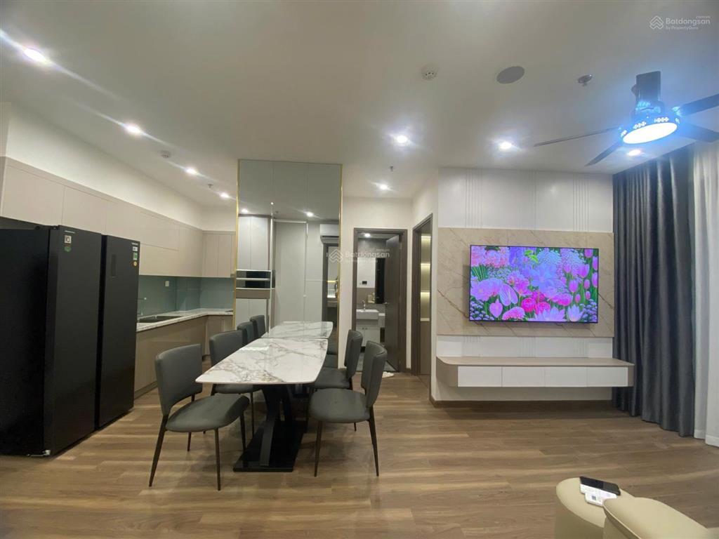 Cho thuê căn 2 ngủ 2wc tòa be1 phân khu beverly mới setup nội thất vào ở được ngay,  0847 633 ***