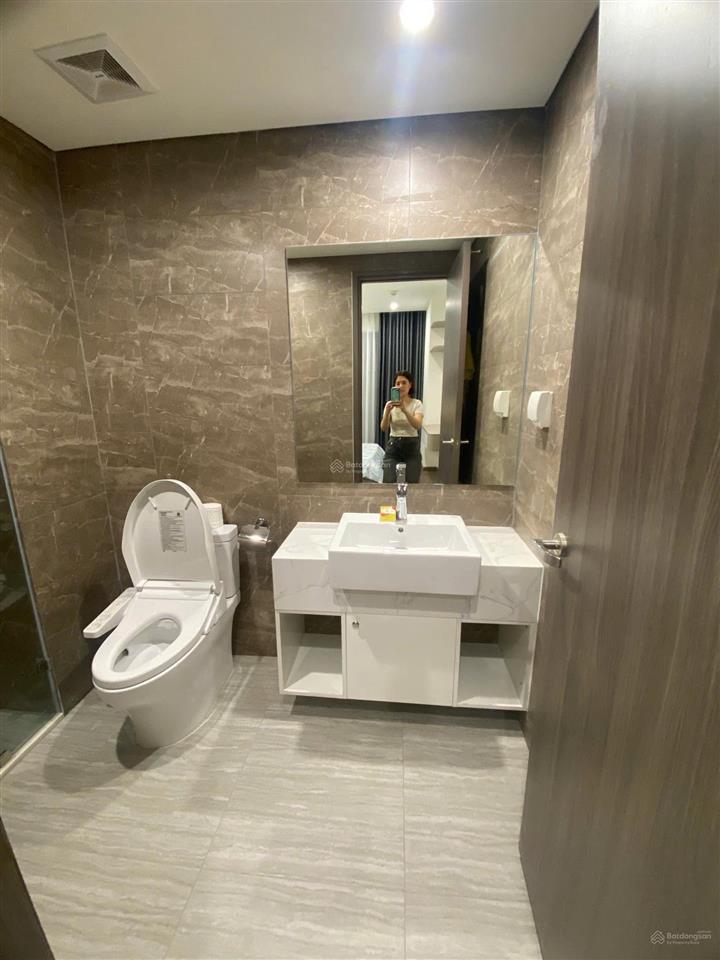 Cho thuê căn 2 ngủ 2wc tòa be1 phân khu beverly mới setup nội thất vào ở được ngay,  0847 633 ***