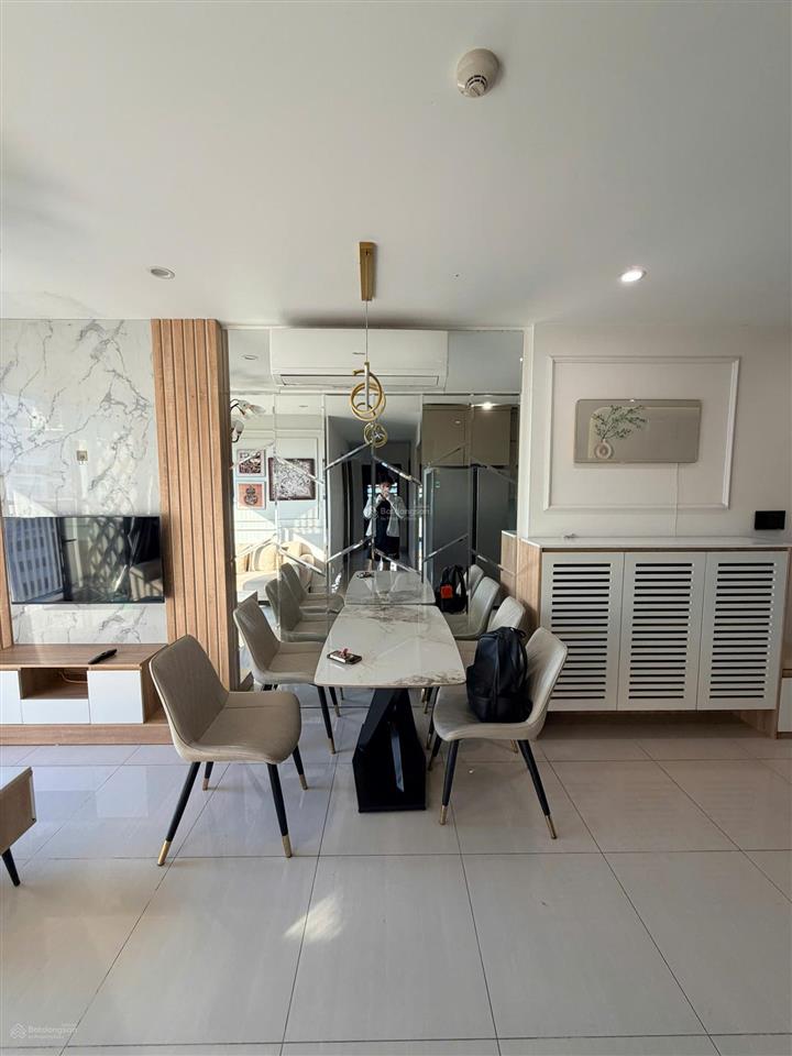 Cho thuê 3 ngủ full đồ 12 triệu tòa s1.05 tầng 12 vinhomes ocean park