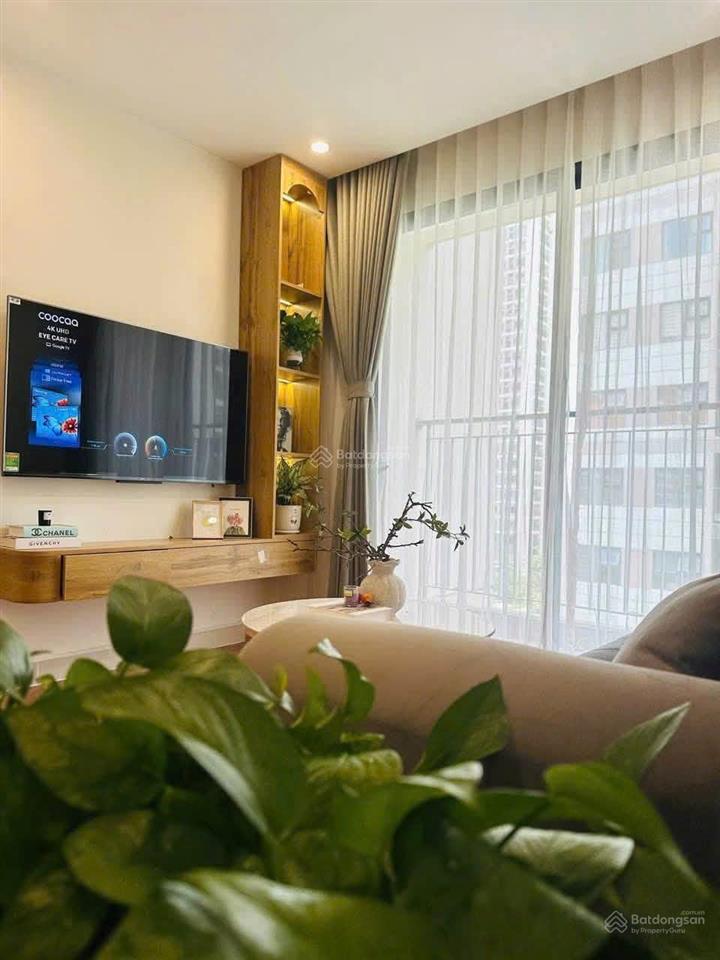 Cho thuê 2 ngủ 1 wc tòa s2.07 full sàn gỗ, full đồ, giá 8 triệu tại vhop