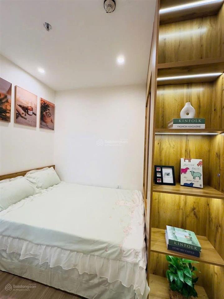 Cho thuê 2 ngủ 1 wc tòa s2.07 full sàn gỗ, full đồ, giá 8 triệu tại vhop