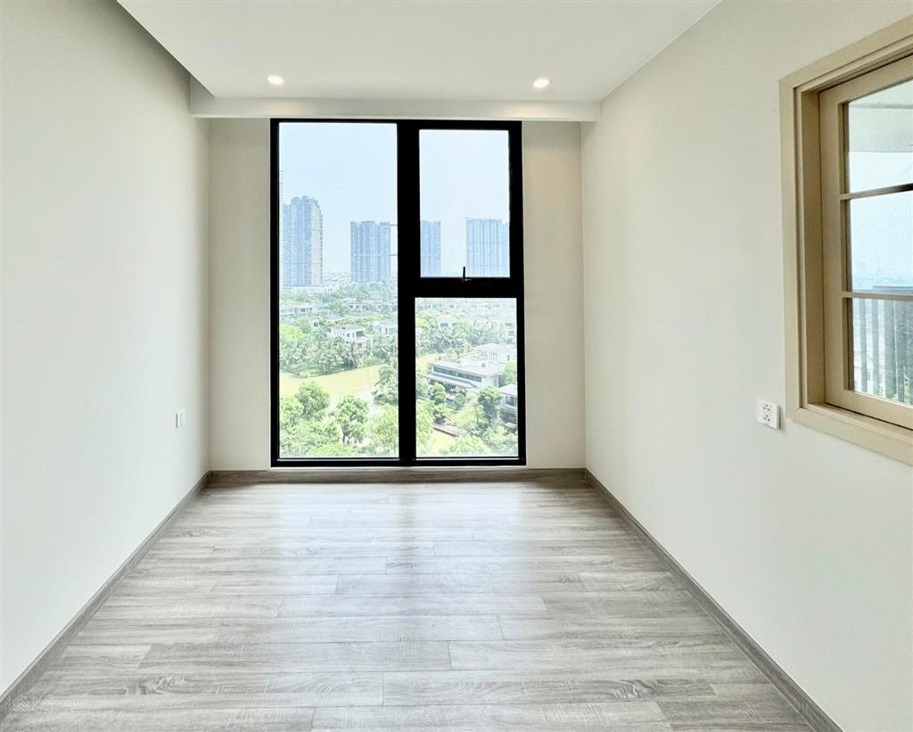 Cho thuê 2n2vs sky forest ban công sân vườn lớn view biệt thự đảo nội thất cơ bản giá 9 triệu