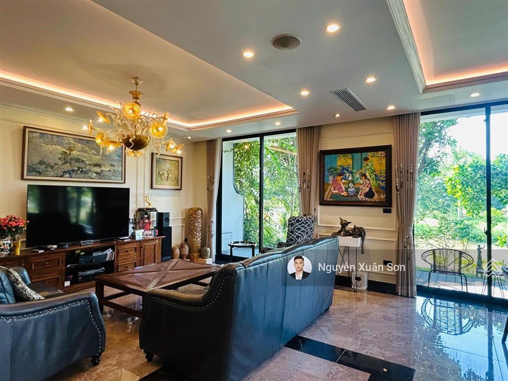 Cho thuê biệt thự song lập park river 336m2 full đồ xịn, sân vườn view hồ sau nhà 55tr/tháng