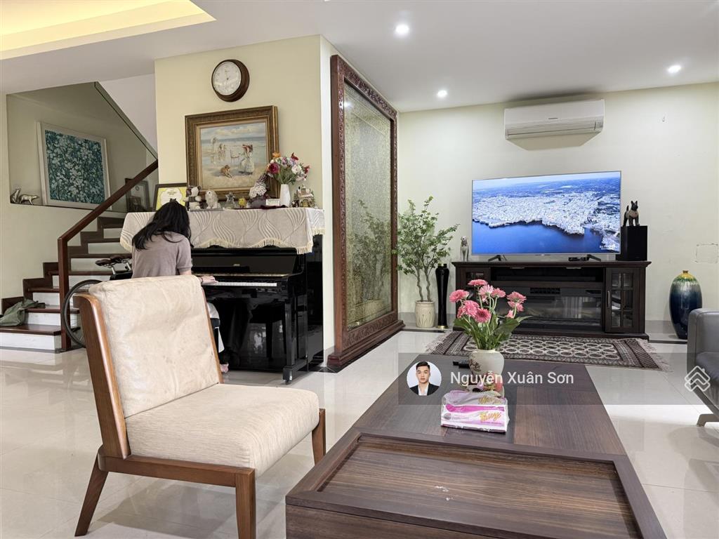Cho thuê biệt thự song lập vườn tùng ecopark căn góc 165m2 full nội thất giá 35tr