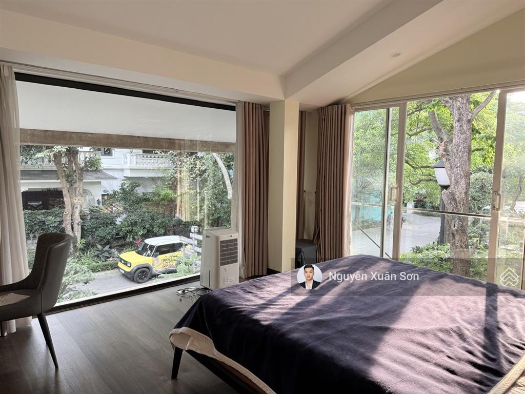 Cho thuê biệt thự song lập vườn tùng ecopark căn góc 165m2 full nội thất giá 35tr