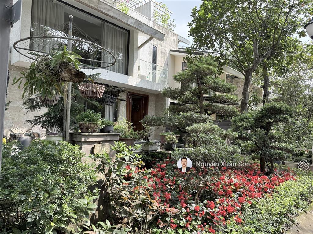 Cho thuê biệt thự song lập vườn tùng ecopark căn góc 165m2 full nội thất giá 35tr