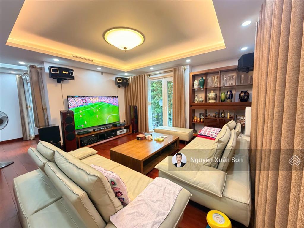 Bán biệt thự đơn lập vườn tùng ecopark 324m2 full nội thất sang trọng giá 200tr/m2