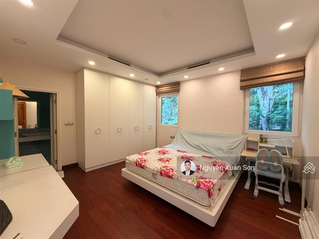 Bán biệt thự đơn lập vườn tùng ecopark 324m2 full nội thất sang trọng giá 200tr/m2