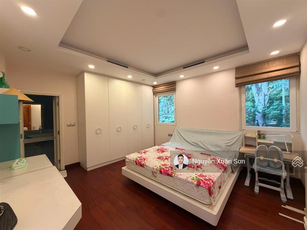 Bán biệt thự đơn lập vườn tùng ecopark 324m2 full nội thất sang trọng giá 200tr/m2