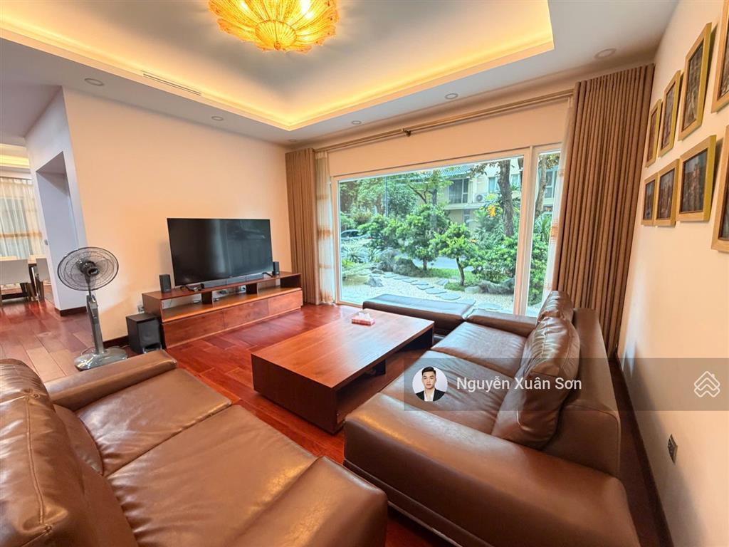 Bán biệt thự đơn lập vườn tùng ecopark 324m2 full nội thất sang trọng giá 200tr/m2
