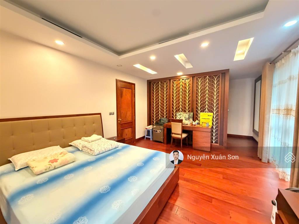 Bán biệt thự đơn lập vườn tùng ecopark 324m2 full nội thất sang trọng giá 200tr/m2