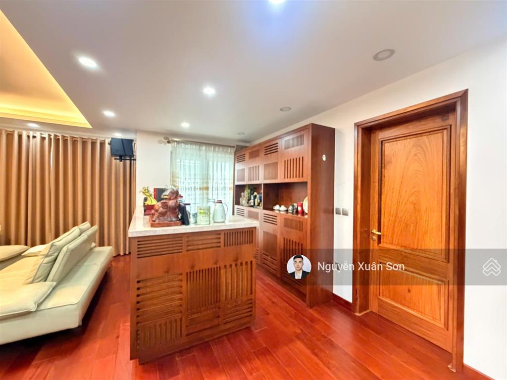 Bán biệt thự đơn lập vườn tùng ecopark 324m2 full nội thất sang trọng giá 200tr/m2