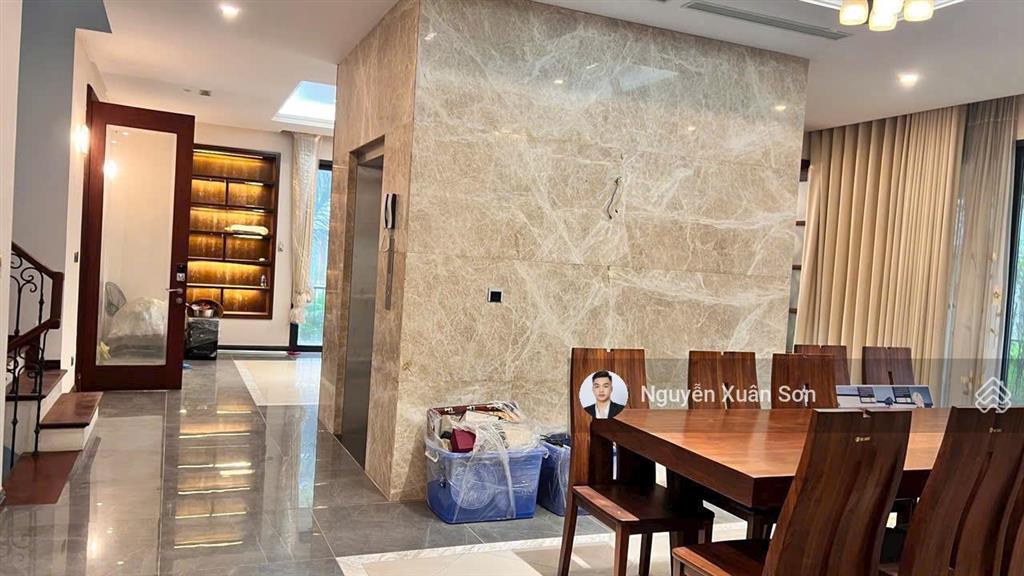 Cho thuê biệt thự vườn mai ecopark ven sông, 372m2, 5pn, full nội thất, 50tr/tháng.