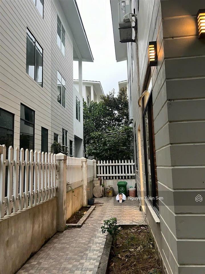 Biệt thự song lập góc marina ecopark 216m2 full nội thất cao cấp giá cực nét 30tr