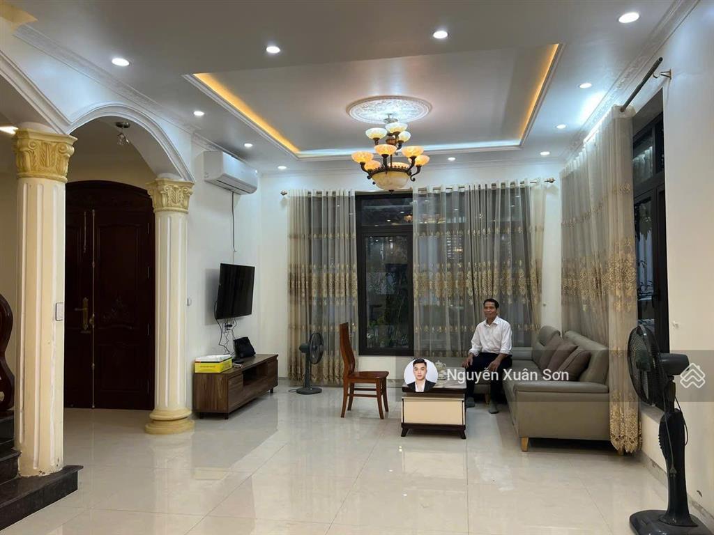 Biệt thự song lập góc marina ecopark 216m2 full nội thất cao cấp giá cực nét 30tr