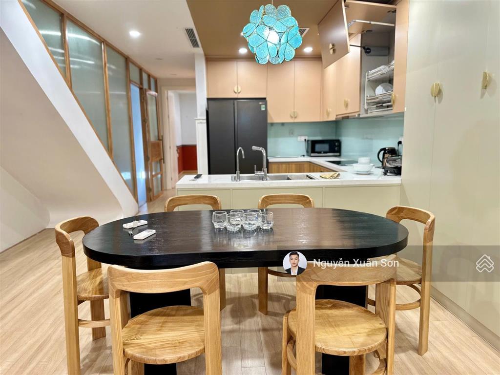 Cho thuê tầng 2,3,4 nhà phố thảo nguyên ecopark 107.5m2 full đồ để ở 4pn giá 20tr