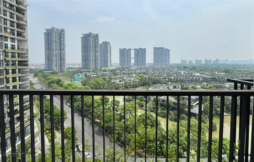 Cho thuê 2n2vs sky forest ban công sân vườn lớn view biệt thự đảo nội thất cơ bản giá 9 triệu