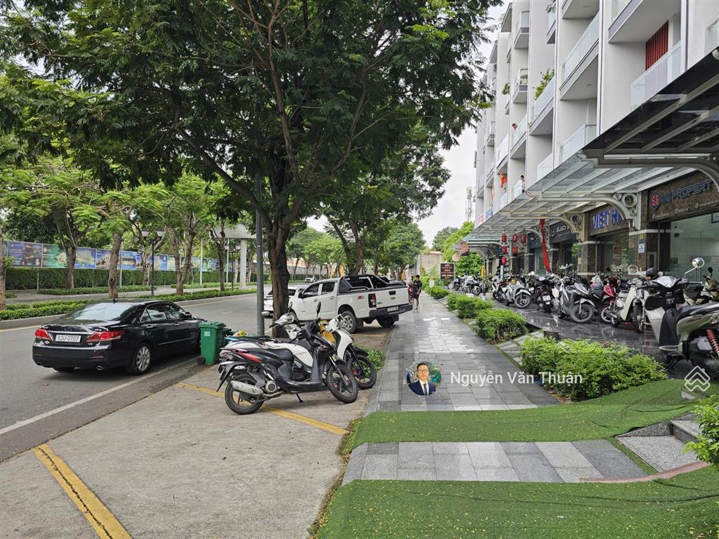 Cho thuê nhà mặt tiền đường lớn tại khu đô thị vạn phúc city, 45 triệu/tháng, 115m2, giá tốt