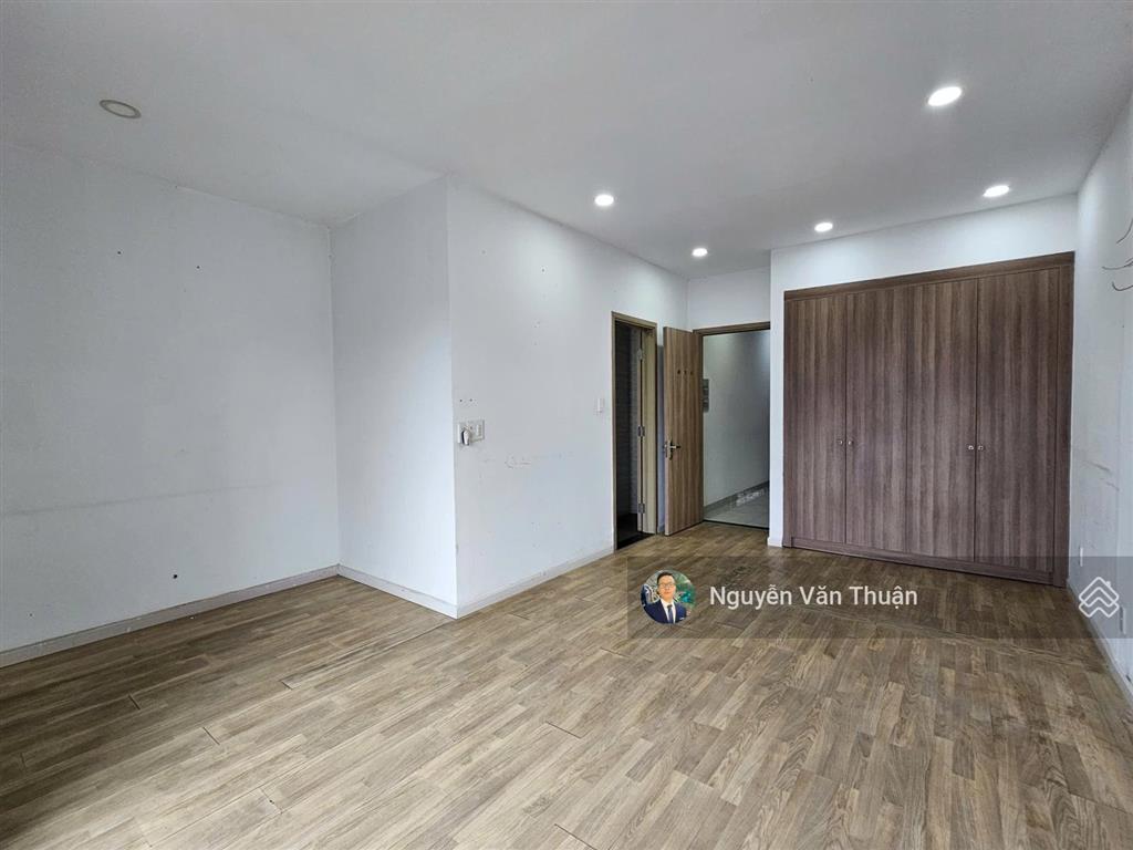 Cho thuê nhà mặt tiền đường lớn tại khu đô thị vạn phúc city, 45 triệu/tháng, 115m2, giá tốt