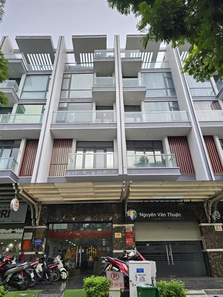 Cho thuê nhà mặt tiền đường lớn tại khu đô thị vạn phúc city, 45 triệu/tháng, 115m2, giá tốt