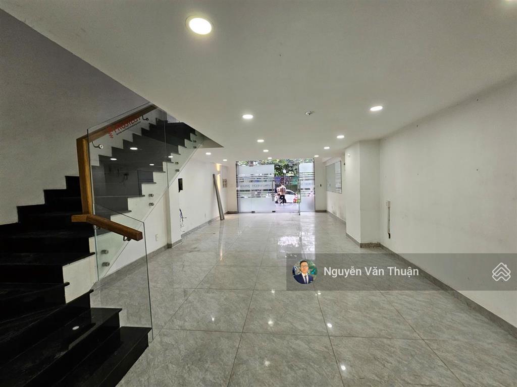 Cho thuê nhà mặt tiền đường lớn tại khu đô thị vạn phúc city, 45 triệu/tháng, 115m2, giá tốt