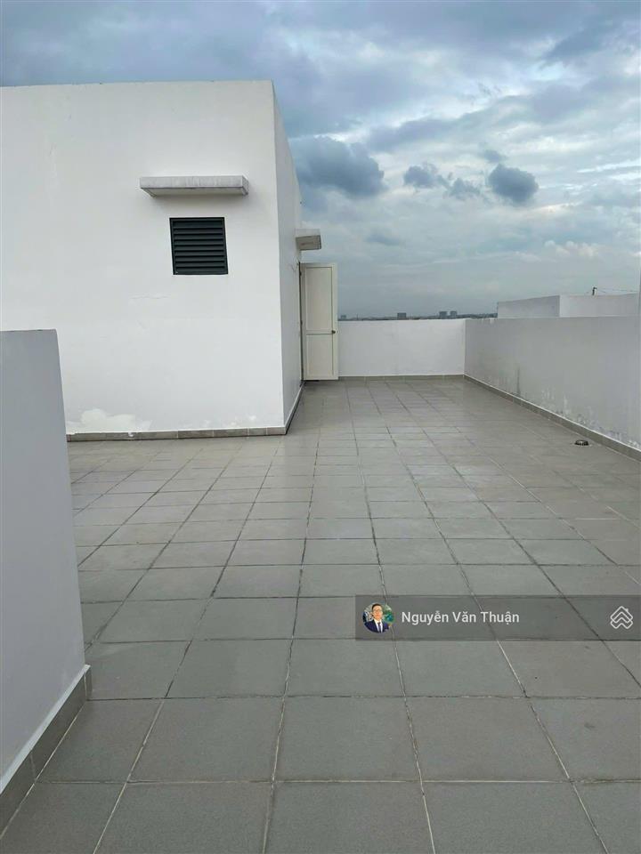 Cho thuê tòa nhà văn phòng mặt tiền đường 35m  vạn phúc city  xây dựng 6 tầng  giá tốt