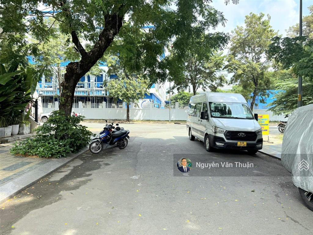 Nhà 4 tầng vạn phúc city 16,5 tỷ cách trường quốc tế emasi 70m đậu ô tô trước nhà thoải mái