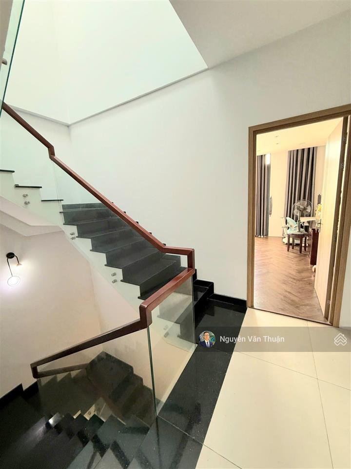 Nhà 4 tầng vạn phúc city 16,5 tỷ cách trường quốc tế emasi 70m đậu ô tô trước nhà thoải mái