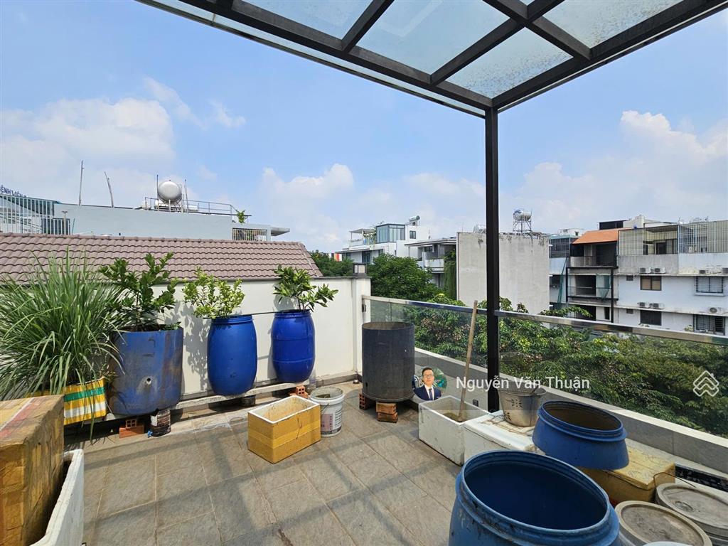 Bán biệt thự gần kđt vạn phúc  300m2  phù hợp cho gia đình cần không gian sống thoải mái
