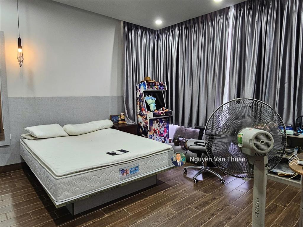 Bán biệt thự gần kđt vạn phúc  300m2  phù hợp cho gia đình cần không gian sống thoải mái