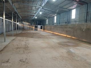 Cho thuê kho xưởng đại lộ thăng long dt 700m2 có điện 3 pha xe 8 tấn đỗ cửa, giá 30 nghìn/m2