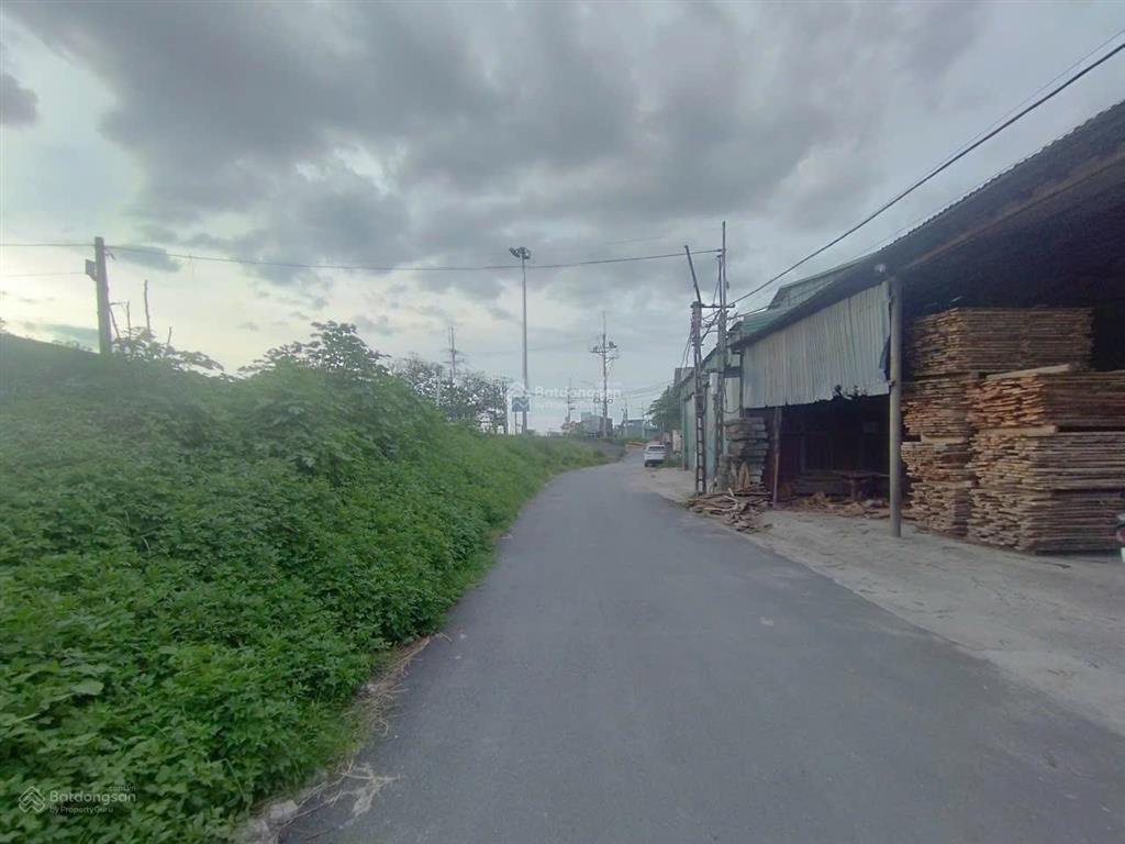 Cho thuê kho đường thượng cát, bắc từ liêm. 1100m2, cao 6  8, điện 3fa, xe công đỗ cửa. giá 35k/m2