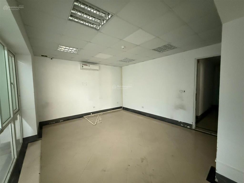 Cho thuê kho xưởng đường nguyễn văn linh long biên hn dt 1200m điện 3 pha xe công đỗ, xuất vat pccc