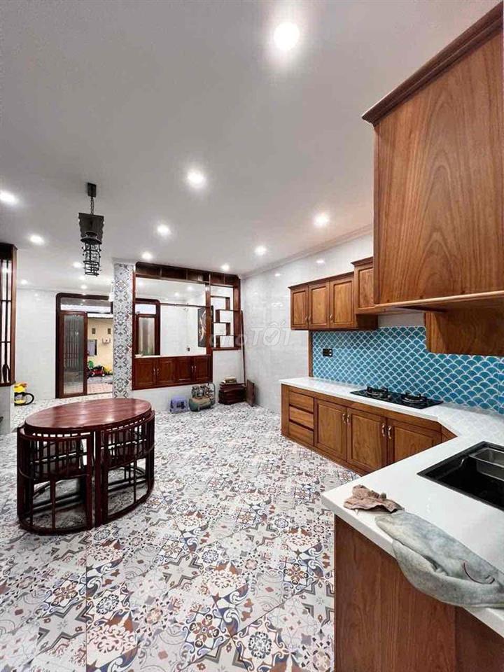 Nhà đẹp, hẻm nhánh, cách hồ Búng Xáng chỉ 50 m, đậu xe hơi thoải mái