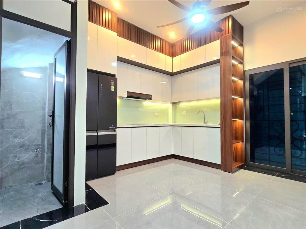 Bán nhà phân lô bộ công an sát vành đai 2.5  ô tô đỗ cửa, vỉa hè rộng, 6t thang máy. đt 0836 377 ***