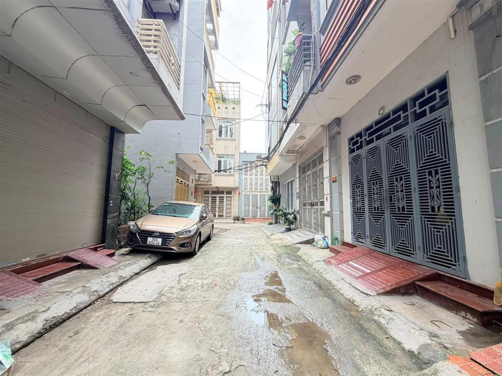 Bán nhà phân lô bộ công an sát vành đai 2.5  ô tô đỗ cửa, vỉa hè rộng, 6t thang máy. đt 0836 377 ***