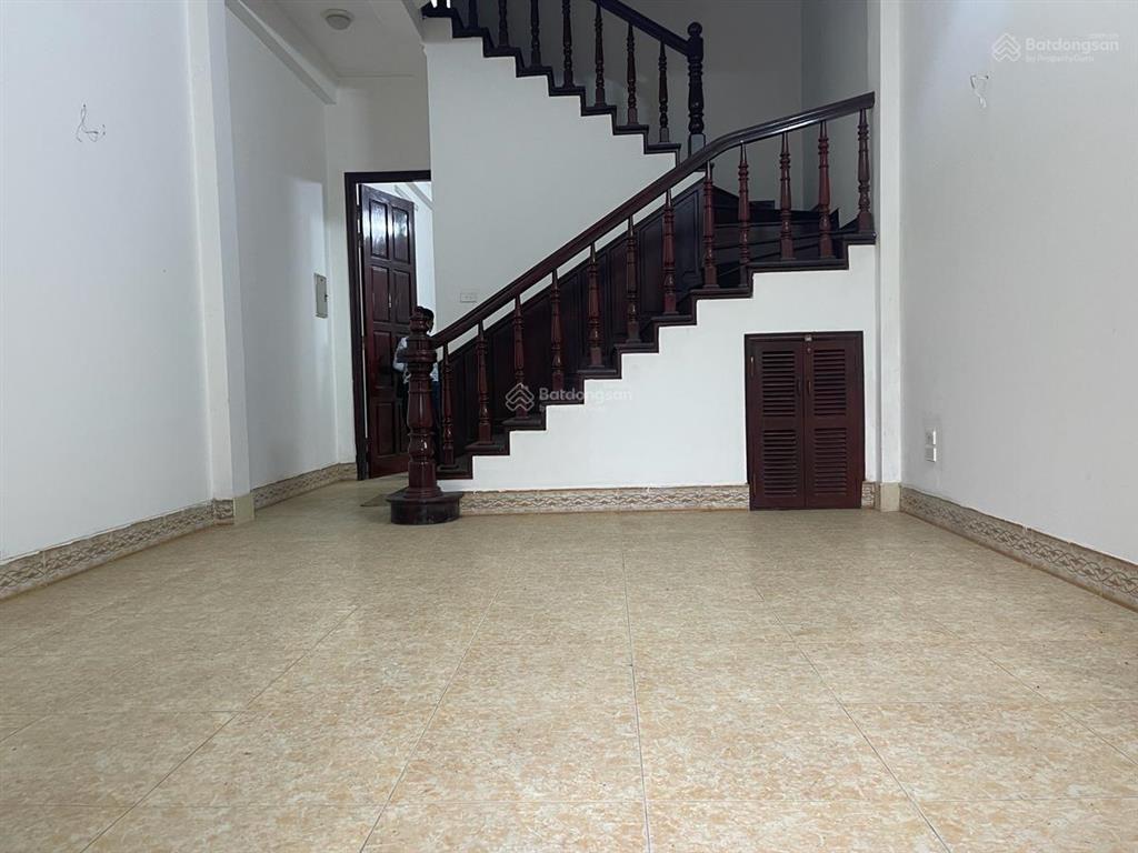 Bán nhà view mặt hồ trung kính, đường trần duy hưng, ô tô vào nhà, 100m2, cực hiếm.  0836 377 ***