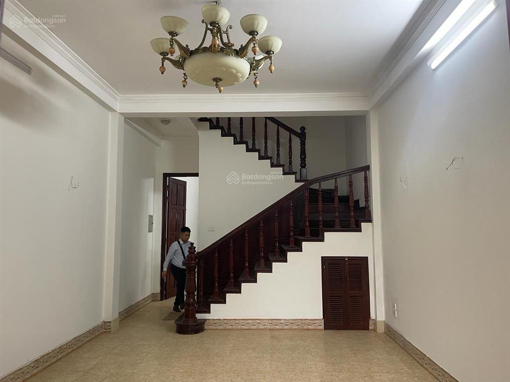 Bán nhà view mặt hồ trung kính, đường trần duy hưng, ô tô vào nhà, 100m2, cực hiếm.  0836 377 ***