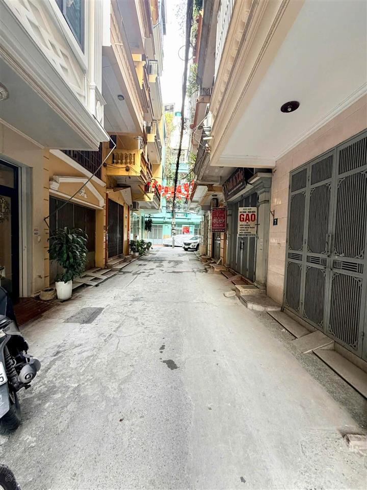 Bán căn nhà phố đại la  phân lô cán bộ, ô tô vào nhà, dân xây chắc chắn, không qh.  0836 377 ***
