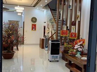 Tôi chính chủ cần bán nhà đường 7m5 sát đại học duy tân 115m2 giá 5ty3 bán. nhà 3 tầng.