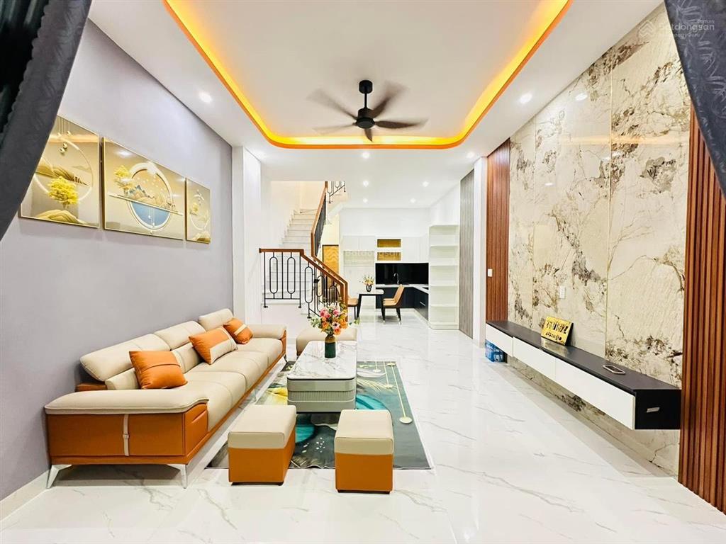 Cần bán gấp. bán nhà mặt phố trà na 4, 4ty950 tỷ, 100m2, chính chủ.