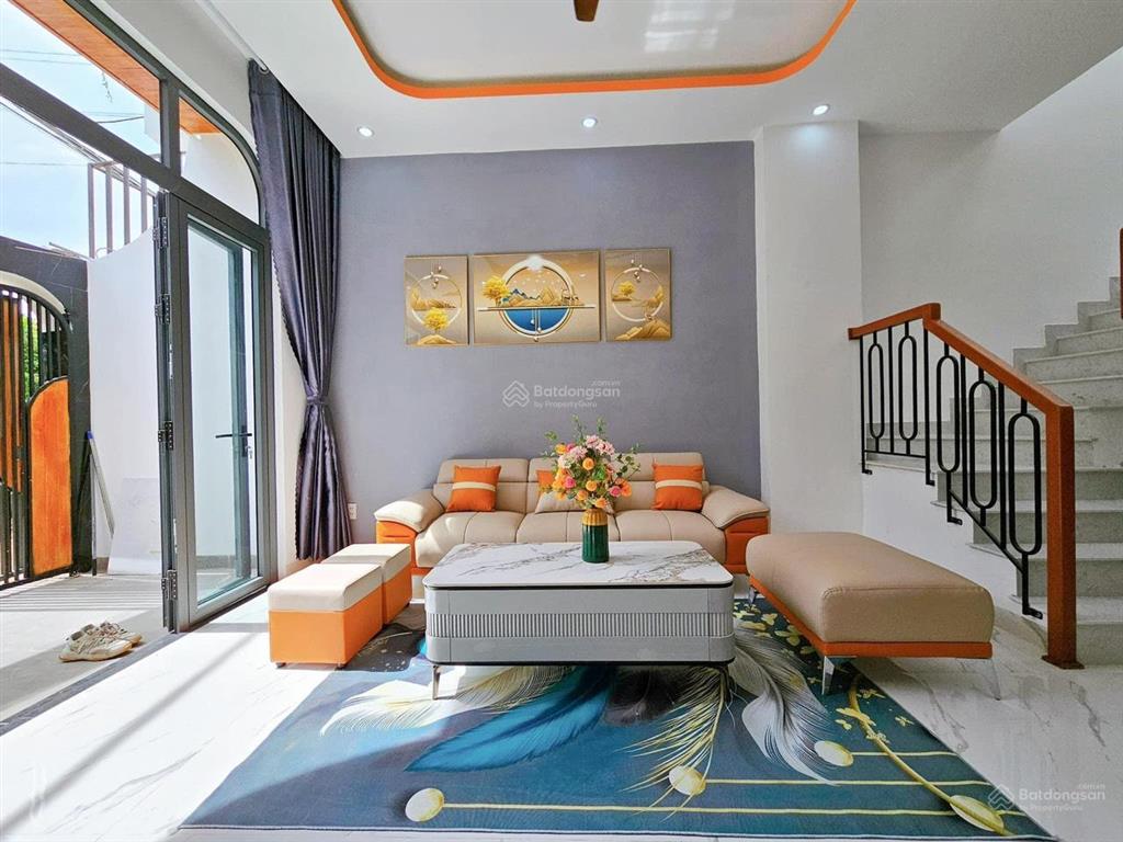 Cần bán gấp. bán nhà mặt phố trà na 4, 4ty950 tỷ, 100m2, chính chủ.